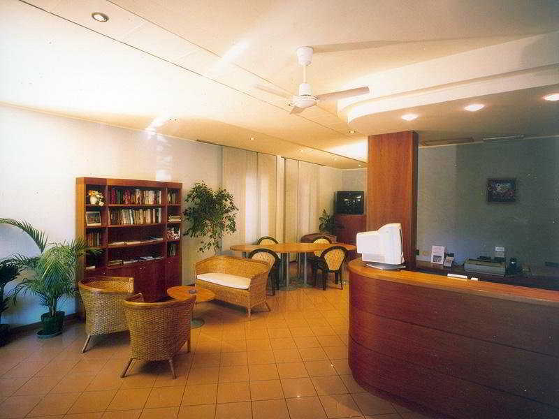 Hotel Losanna Rimini Kültér fotó