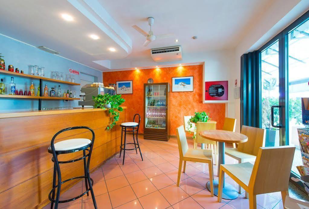 Hotel Losanna Rimini Kültér fotó