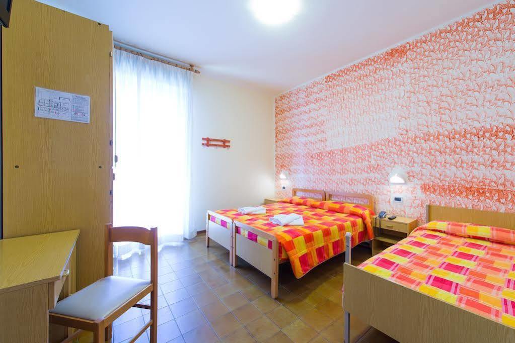 Hotel Losanna Rimini Kültér fotó